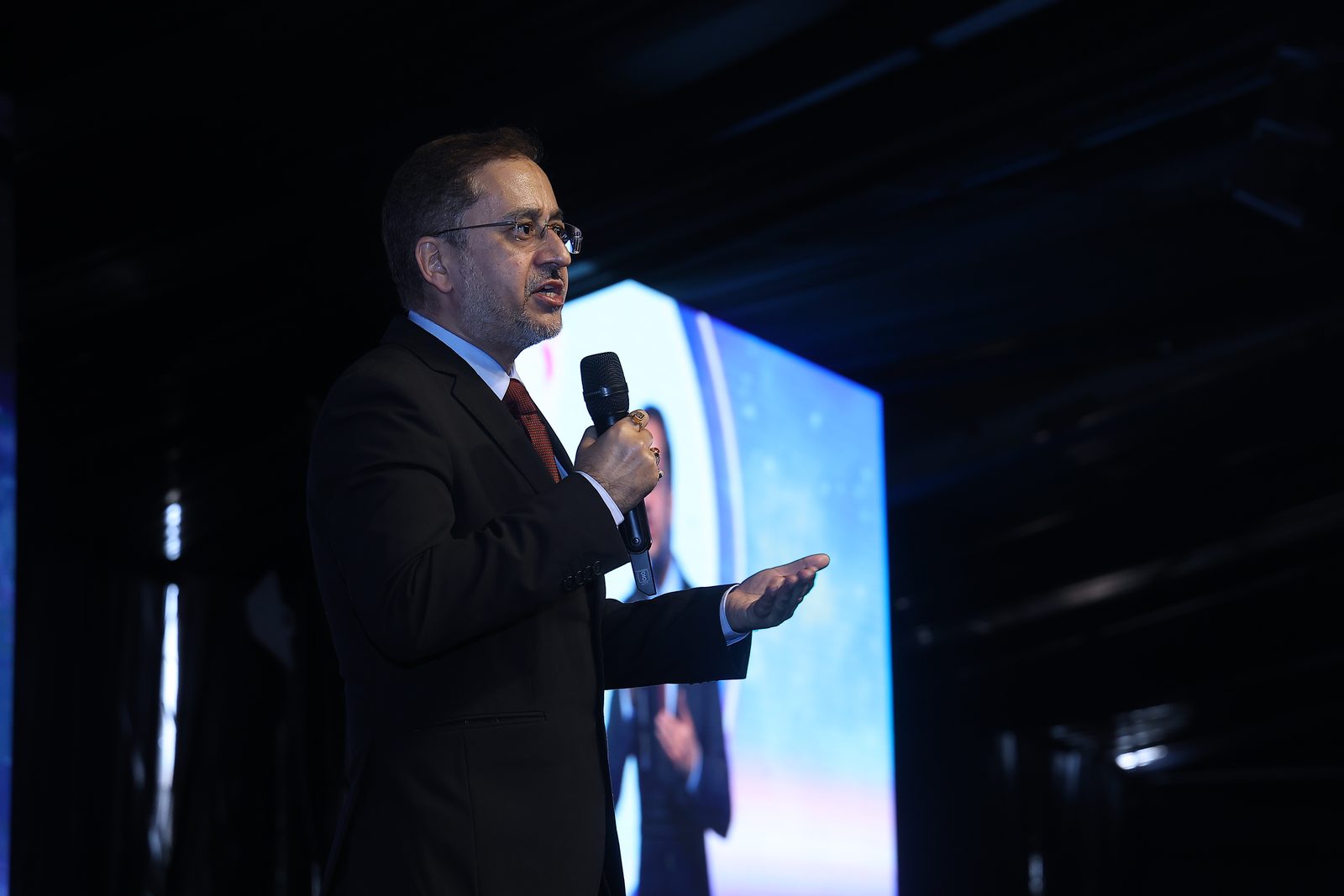 Avinash Kaul delivering a keynote