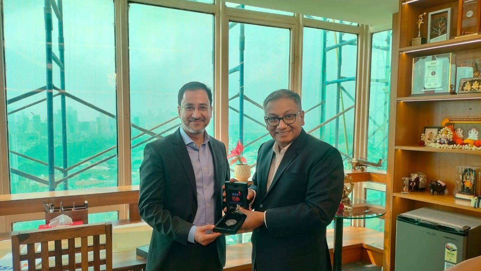Avinash Kaul with Sundararaman Ramamurthy, MD and CEO of BSE