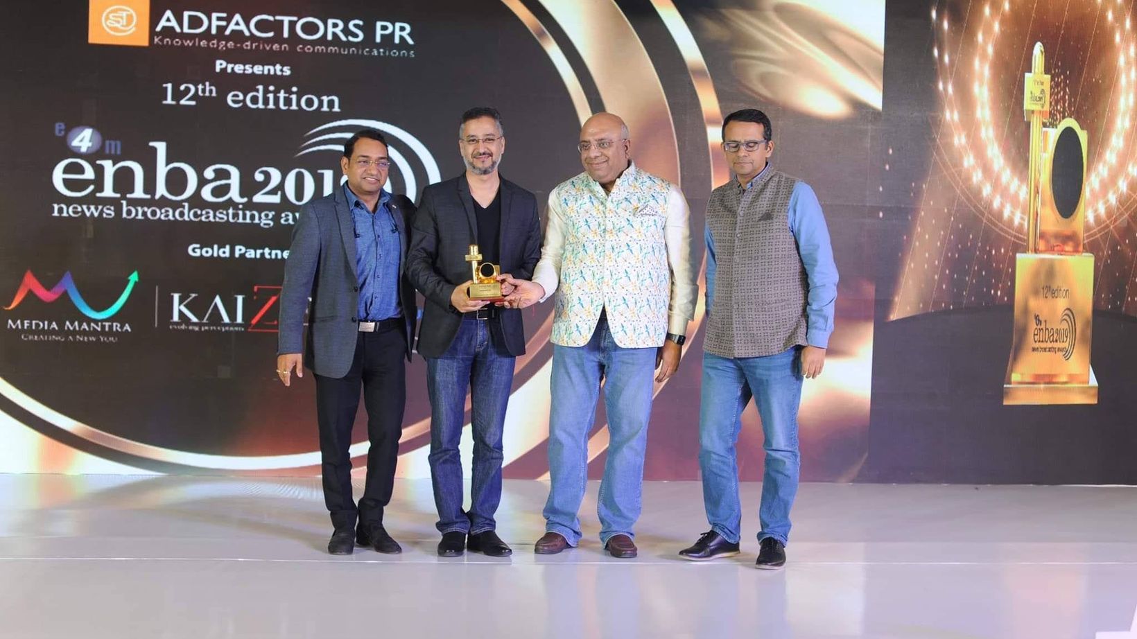 Avinash Kaul winning News Television CEO of the Year at enba 2019