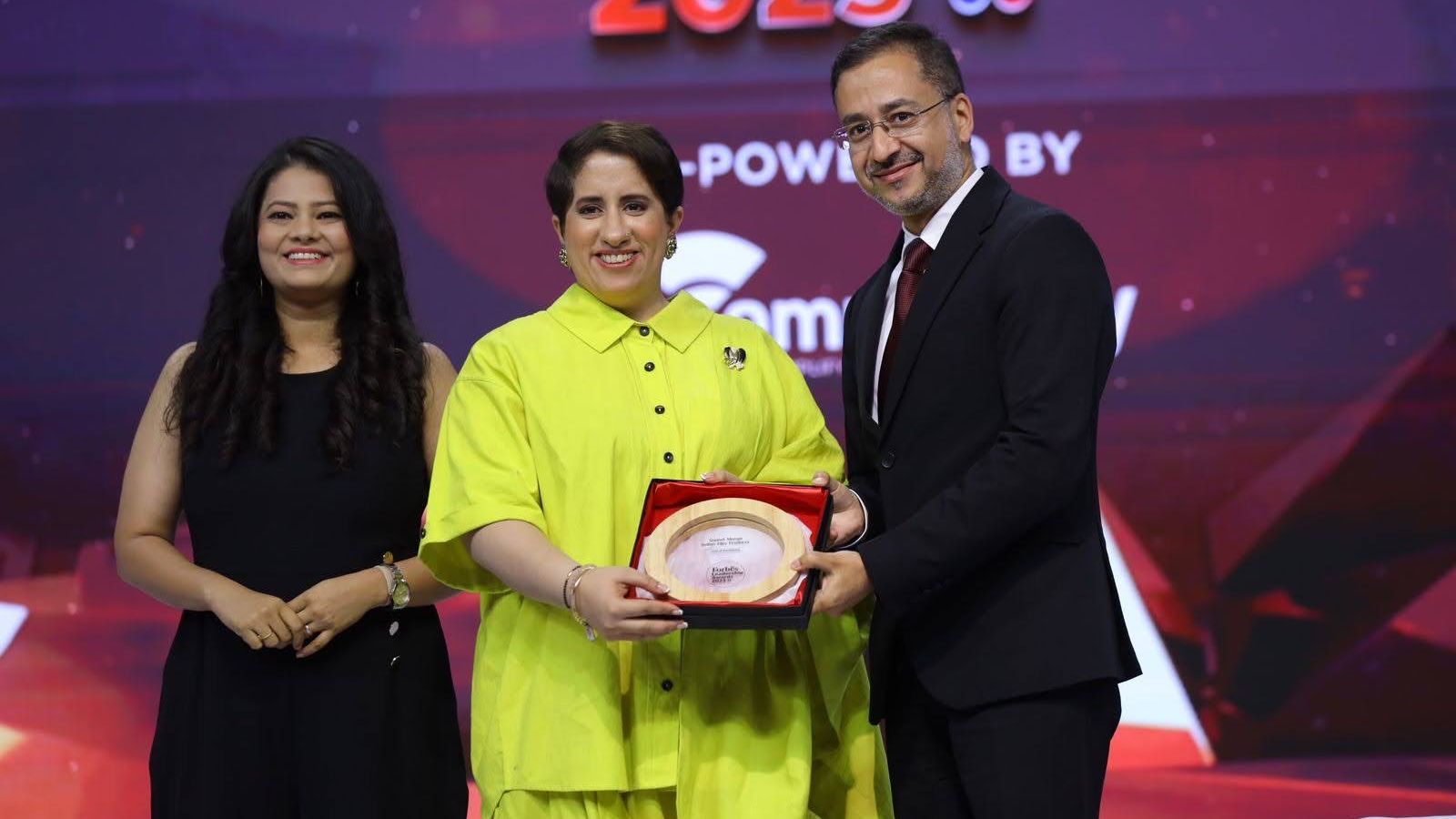Avinash Kaul with two-time Oscar-winning producer Guneet Monga Kapoor at the Forbes India Leadership Awards 2023