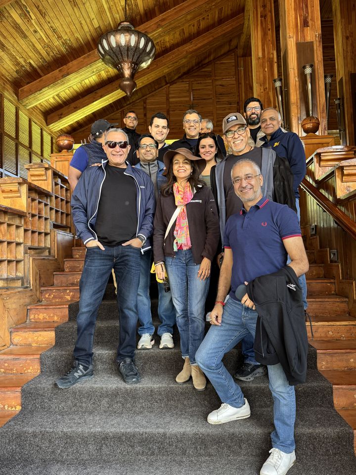 Avinash Kaul with founders and investors at the India Leaders' Retreat, Gulmarg, including Ankit Mehrotra, Anand Jain, Vikas Bagaria, Sandesh Goel, Meetul Patel, Swati Vasudevan, Gunjan Taneja, Arun Goswami and Nitin Jain